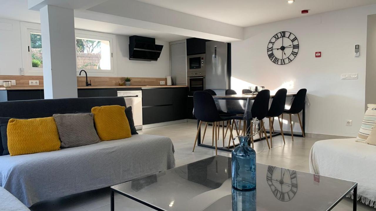 Rodhes Playa B-1 Apartment Roses Ngoại thất bức ảnh